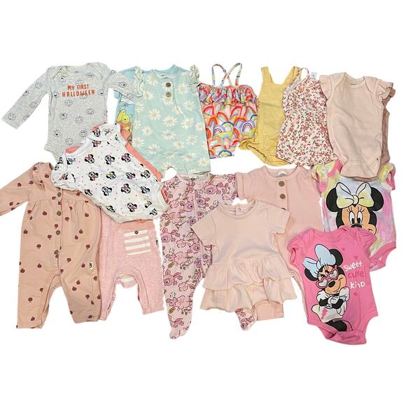 New Born Baby Girl Clothing Infant 0-3 Months 19 Pieces Bundle - Picture 1 of 3